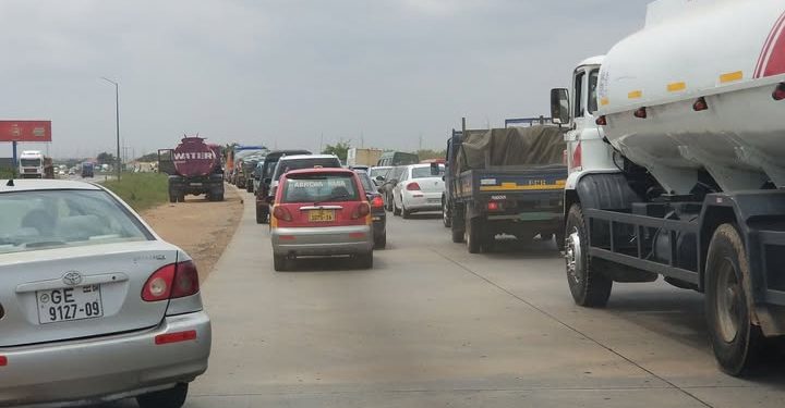 Oil Spill on Accra–Tema Corridor Causes Three Accidents; Drivers Urged to Exercise Caution